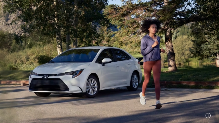 Toyota Corolla صناعة السيارات و السيارات الأكثر مبيعًا في العالم