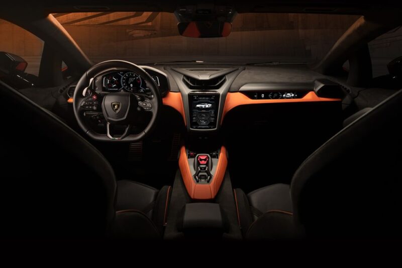 02 لامبورجيني ريفويلتو Lamborghini Revuelto