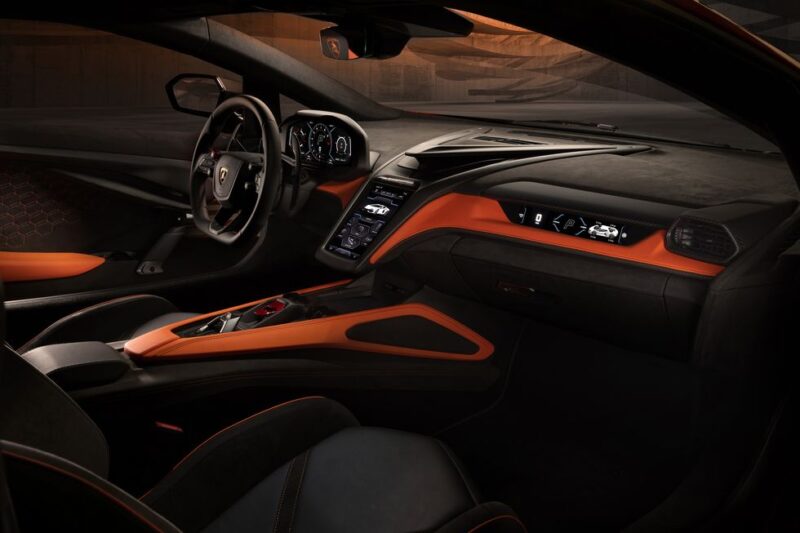 03 لامبورجيني ريفويلتو Lamborghini Revuelto