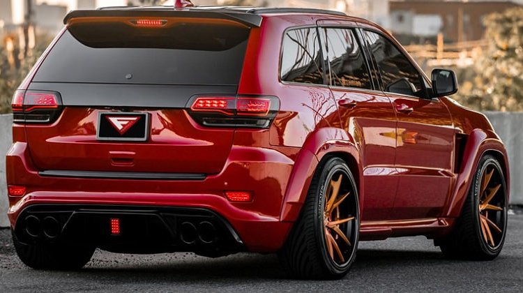جراند شيروكي SRT8 معدلة 750x420 1
