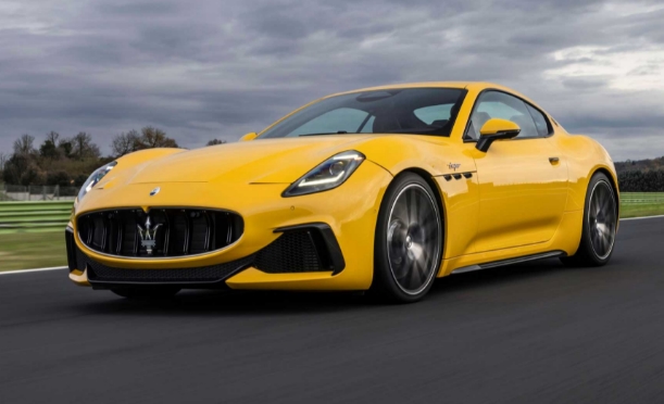 01. Maserati GranTurismo أعلى السيارات تصنيفًا