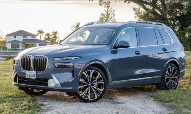 07. BMW X7 أعلى السيارات تصنيفًا