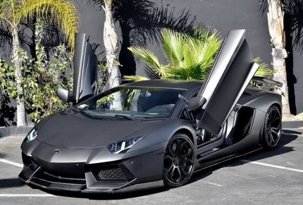 Lamborghini Aventador سيارة محمد صلاح