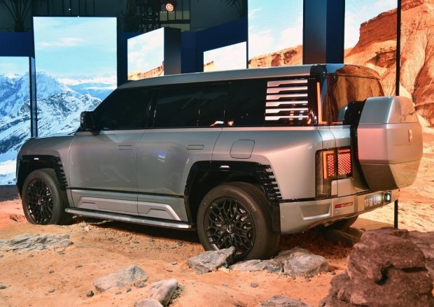 واي دي يانج وانج U8 1 1