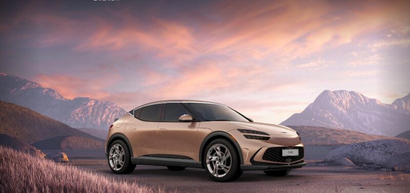 01 2023 Genesis GV60 أفضل سيارات الدفع الرباعي الكهربائية 0 1