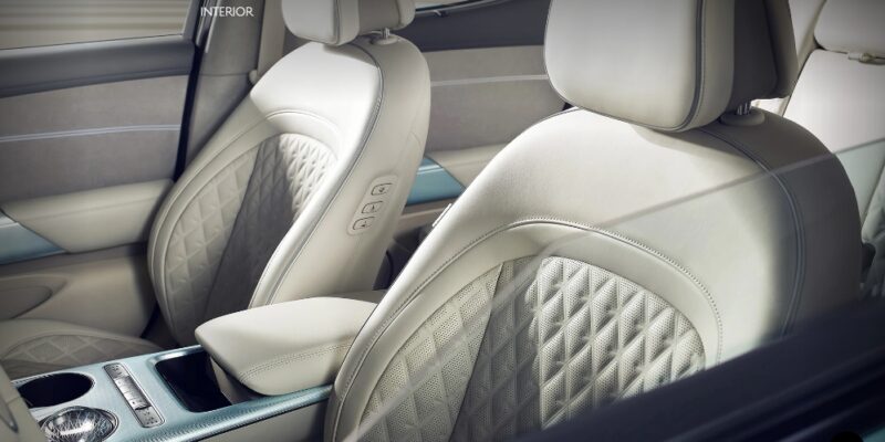 01 2023 Genesis GV60 أفضل سيارات الدفع الرباعي الكهربائية 3