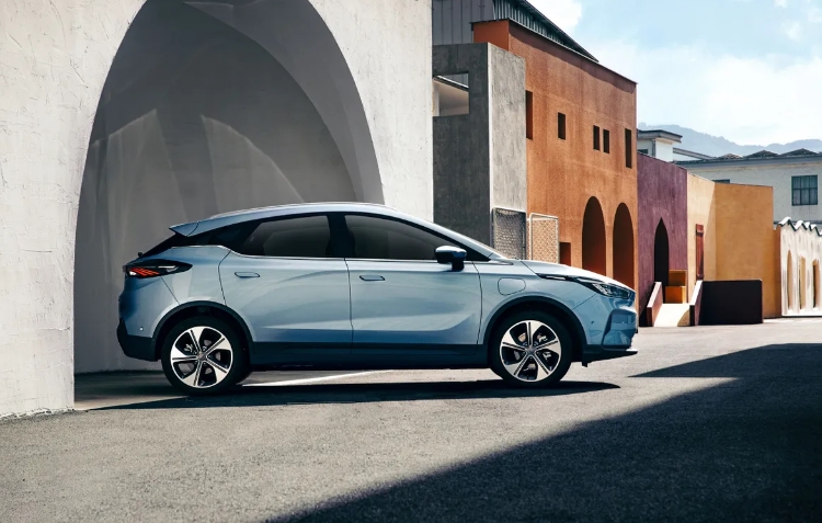 تقييم شامل 2023 Geely Geometry C عيوب ومميزات ومواصفات الهاتشباك الكهربائية الصينية الرائعة 11 019 Geely geometry C جيلي جيومتري سي 1