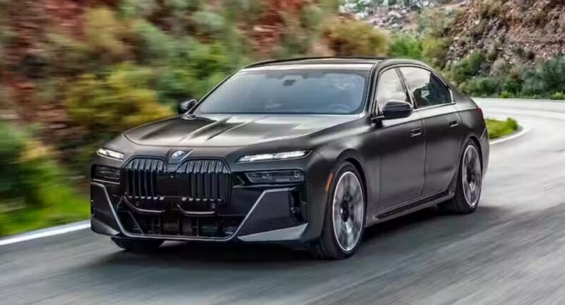 02 2022 BMW 7 Series السيارات الألمانية الفاخرة تدوم لـ 500 ألف ميل