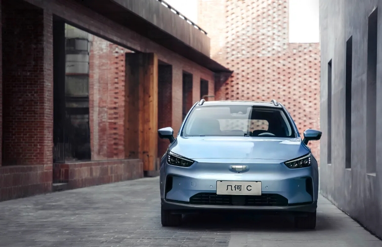 تقييم شامل 2023 Geely Geometry C عيوب ومميزات ومواصفات الهاتشباك الكهربائية الصينية الرائعة 31 020 Geely geometry C جيلي جيومتري سي 1