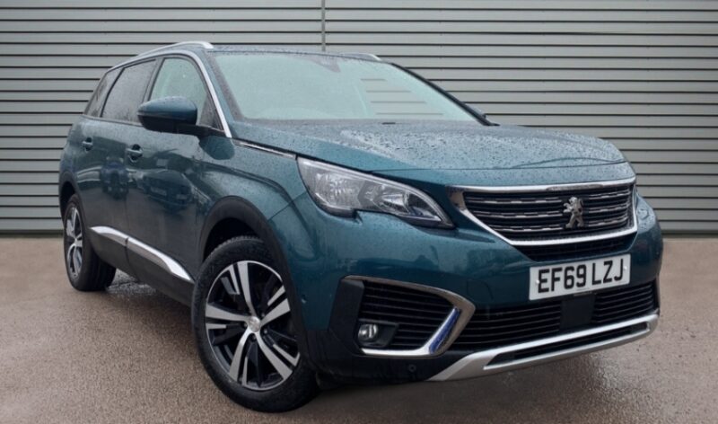 04 2020 Peugeot 5008 أفضل السيارات الأوتوماتيكية المستعملة