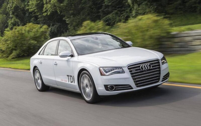 09 2014 Audi A8 السيارات الألمانية الفاخرة تدوم لـ 500 ألف ميل