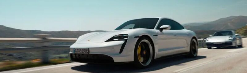 14. Porsche Taycan السيارات الرياضية ذات الدفع الرباعي