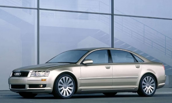 01 Grey 2002 Audi A8 سيارات أودي المستعملة ذات الموثوقية المضادة للرصاص