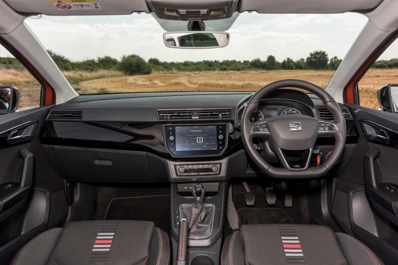 تقييم شامل سيات إيبيزا SEAT Ibiza 2023 عيوب ومميزات وأسعار السيارة الأسبانية الأكثر مبيعًا 12 seat ibiza 03