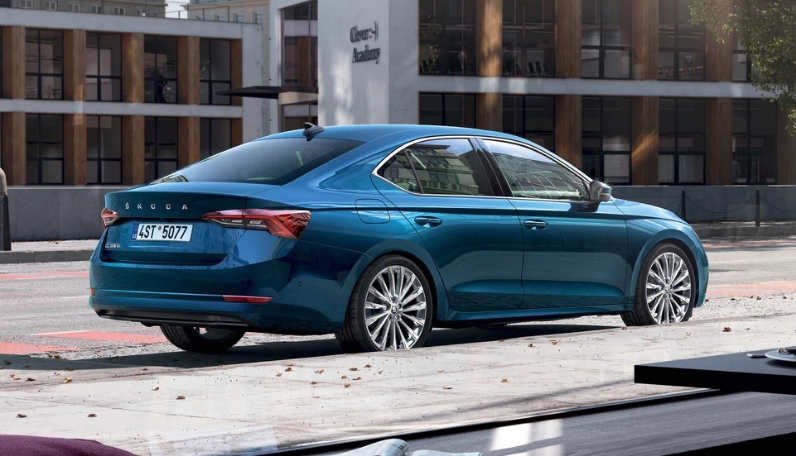 013 سكودا اوكتافيا 2023 Skoda Octavia