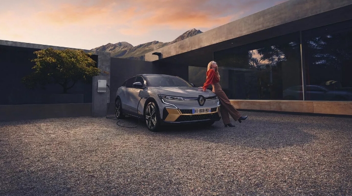 038 رينو ميجان إي تك 2023 Megane E Tech Electric