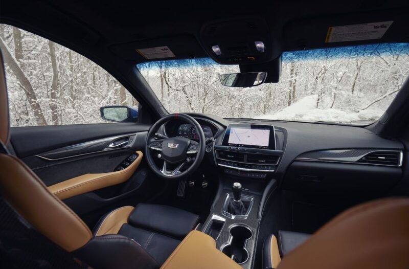 كاديلاك CT5 V بلاك وينج 2024