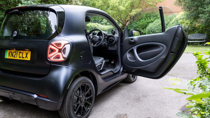 تقييم شامل 2023 Smart EQ ForTwo مميزات وعيوب ومواصفات وأسعار 19 011 سمارت اي كيو فورتو 2023 Smart EQ ForTwo