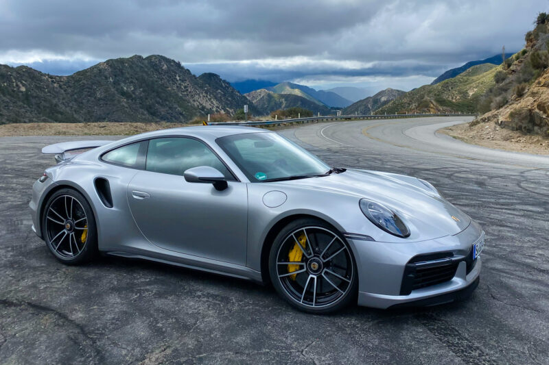 03 2021 Porsche 911 Turbo S أفضل سيارات الدفع الرباعي AWD
