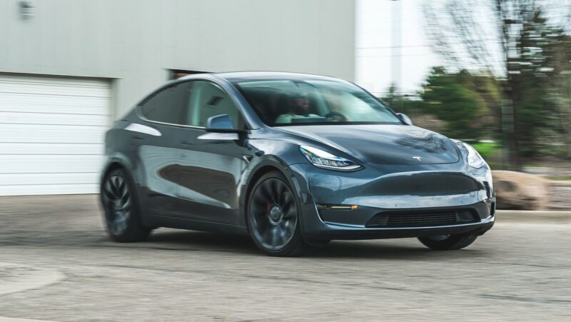 2023 Tesla Model Y Performance أسرع سيارات الدفع الرباعي SUV في العالم