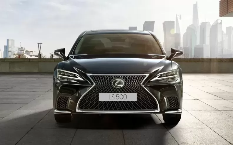 لكزس LS