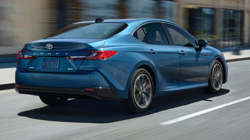 تويوتا كامري 2025 الجيل الجديد بالكامل ينطلق رسمياً بمحركات هجينة 4 كامري 4 1536x864 1