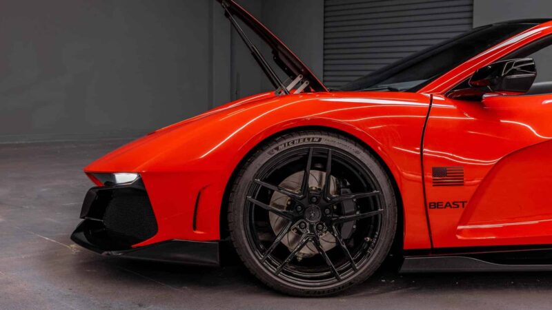 استناداً إلى كورفيت C8 "ريزفاني بيست" تولد من جديد كسيارة خارقة بمحرك V8