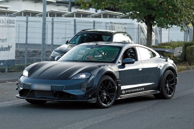 بورش تايكان توربو GT4 RS